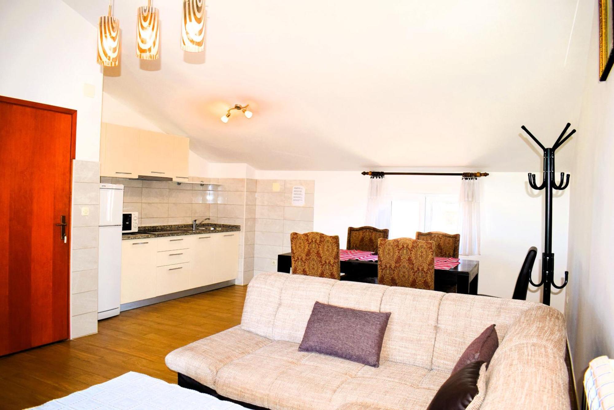 Apartments Milica Malinska Room photo